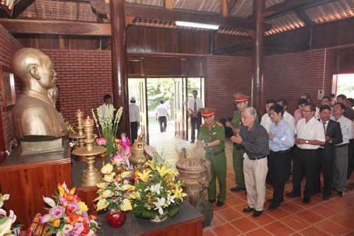 Veranstaltungen zum 124. Geburtstag des Präsidenten Ho Chi Minh - ảnh 1